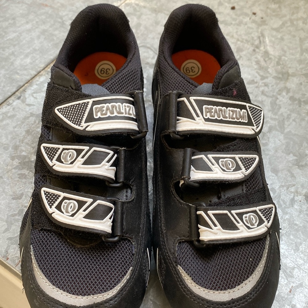 Bicycle shoes